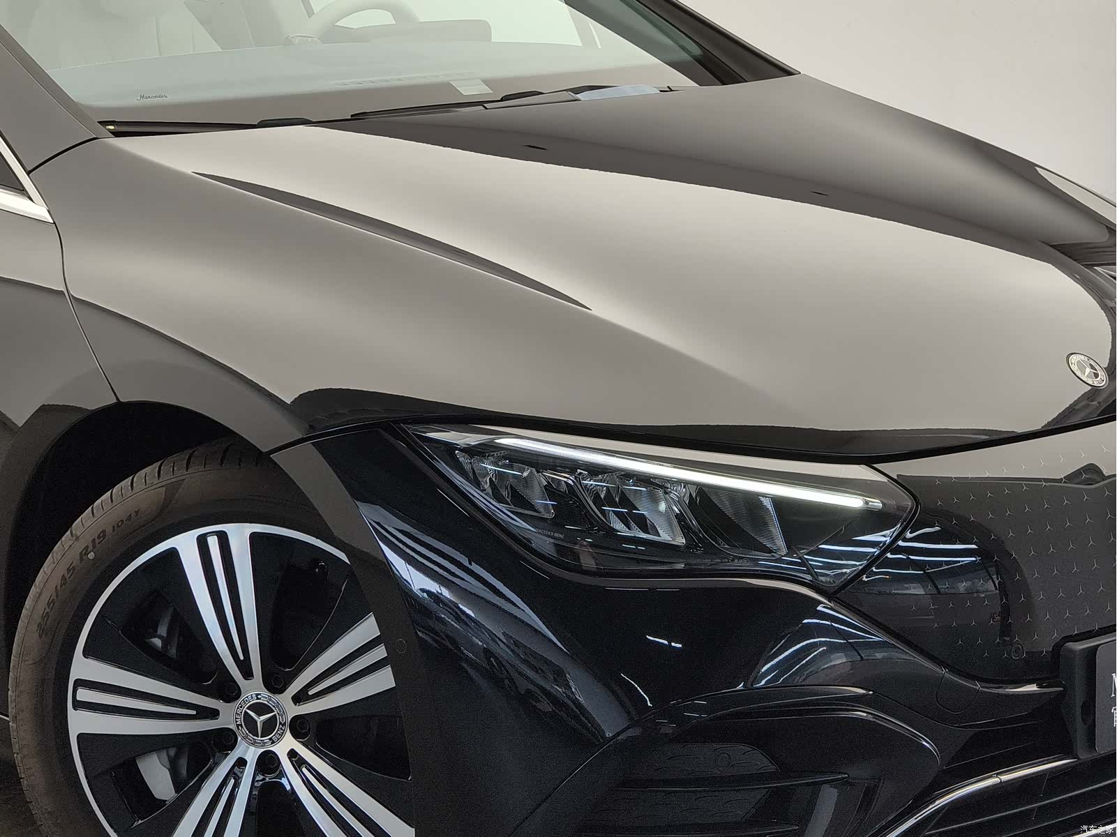 Mercedes-Benz EQE, 2025 19