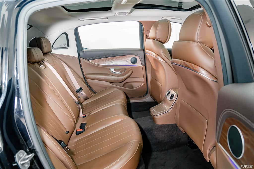 Mercedes-Benz E-Class, 2022 21