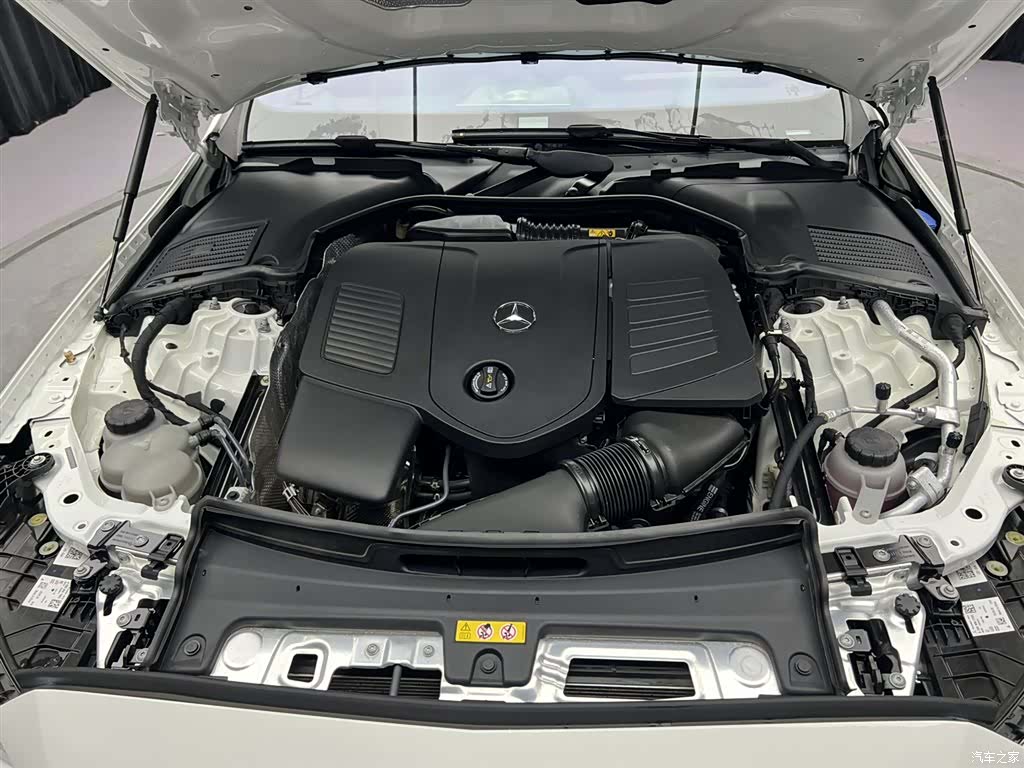 Mercedes-Benz C-Class, 2023 13