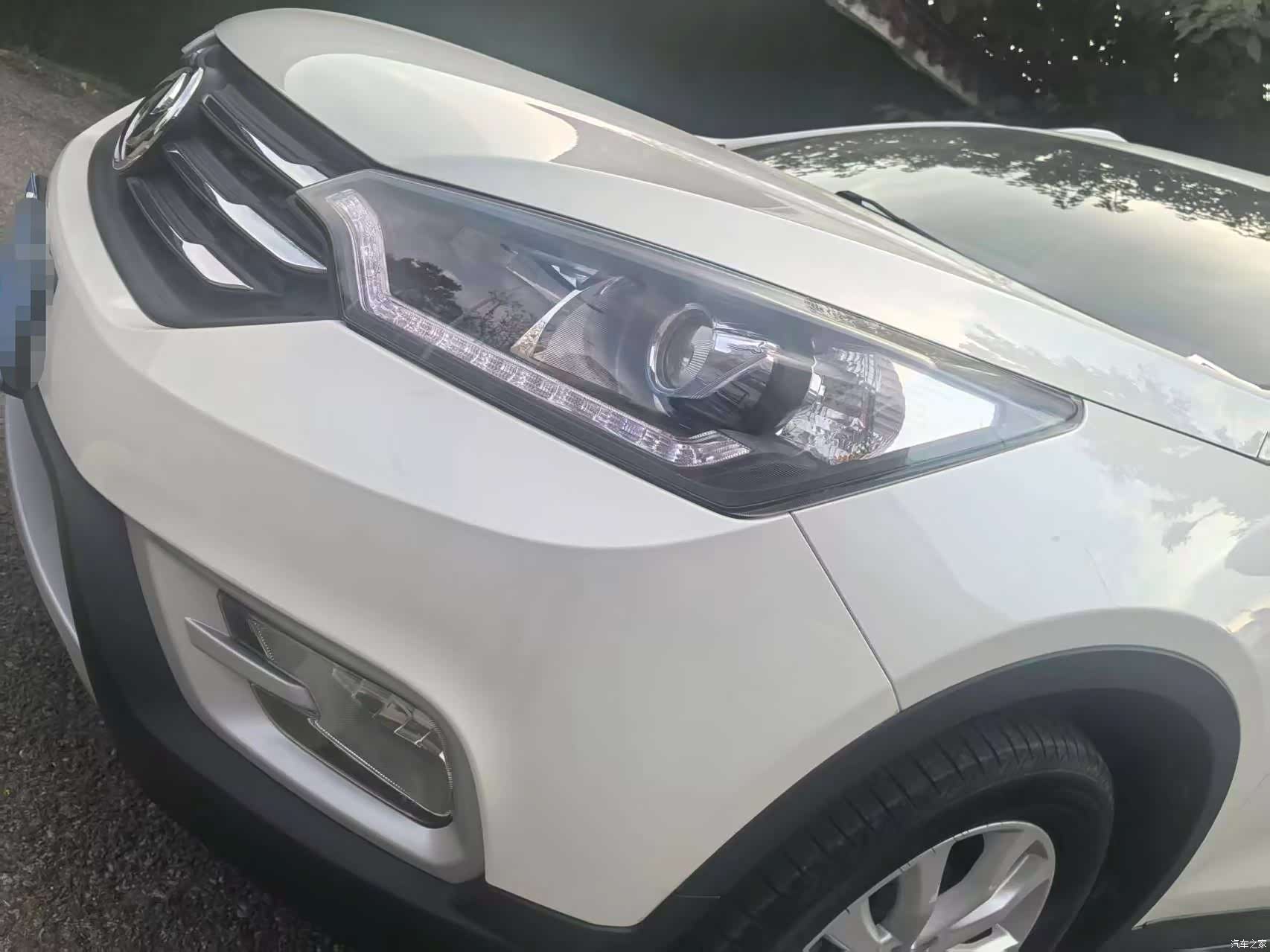 DongFeng AX7, 2016 15