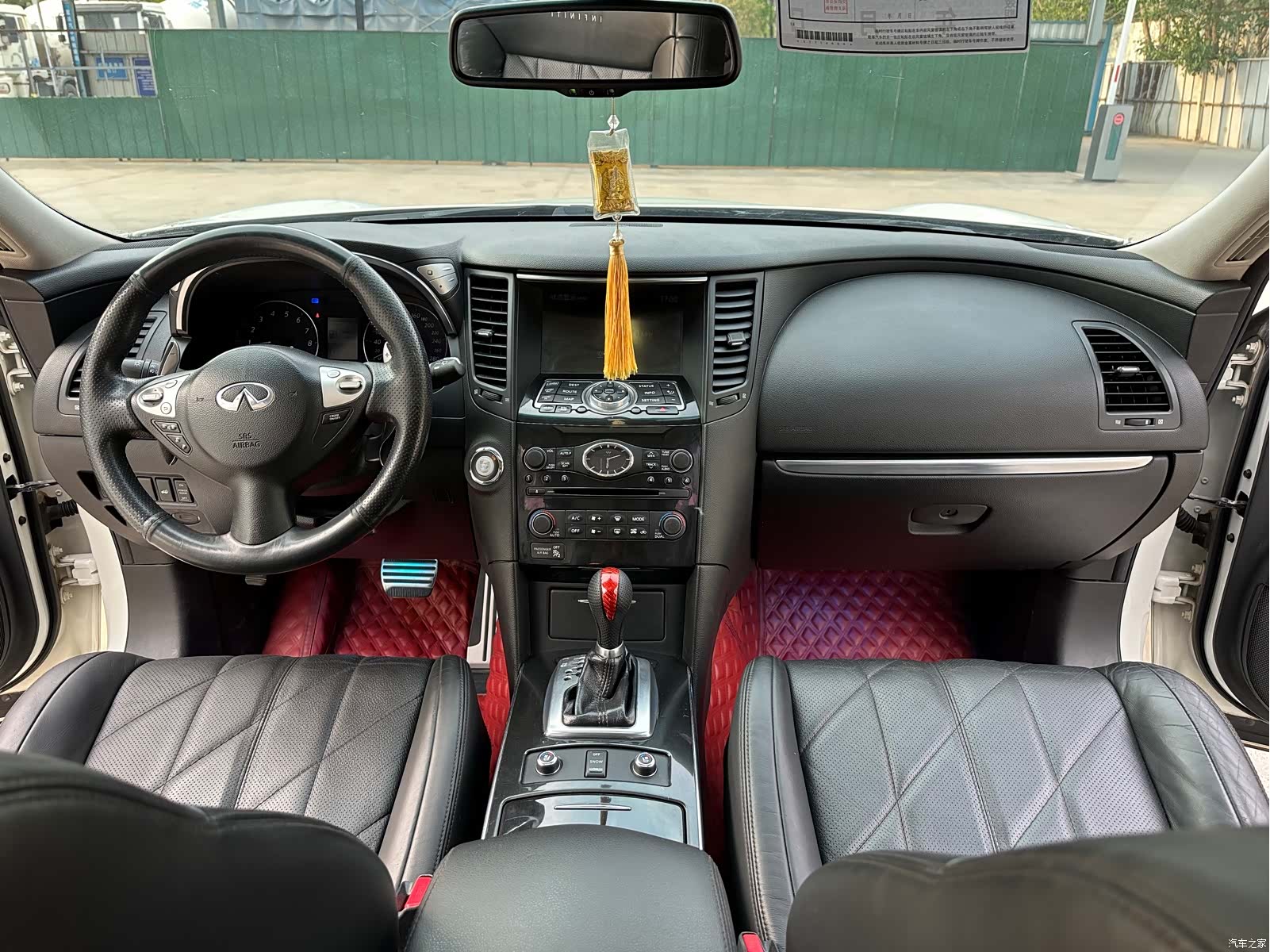 Infiniti FX37, 2013 12
