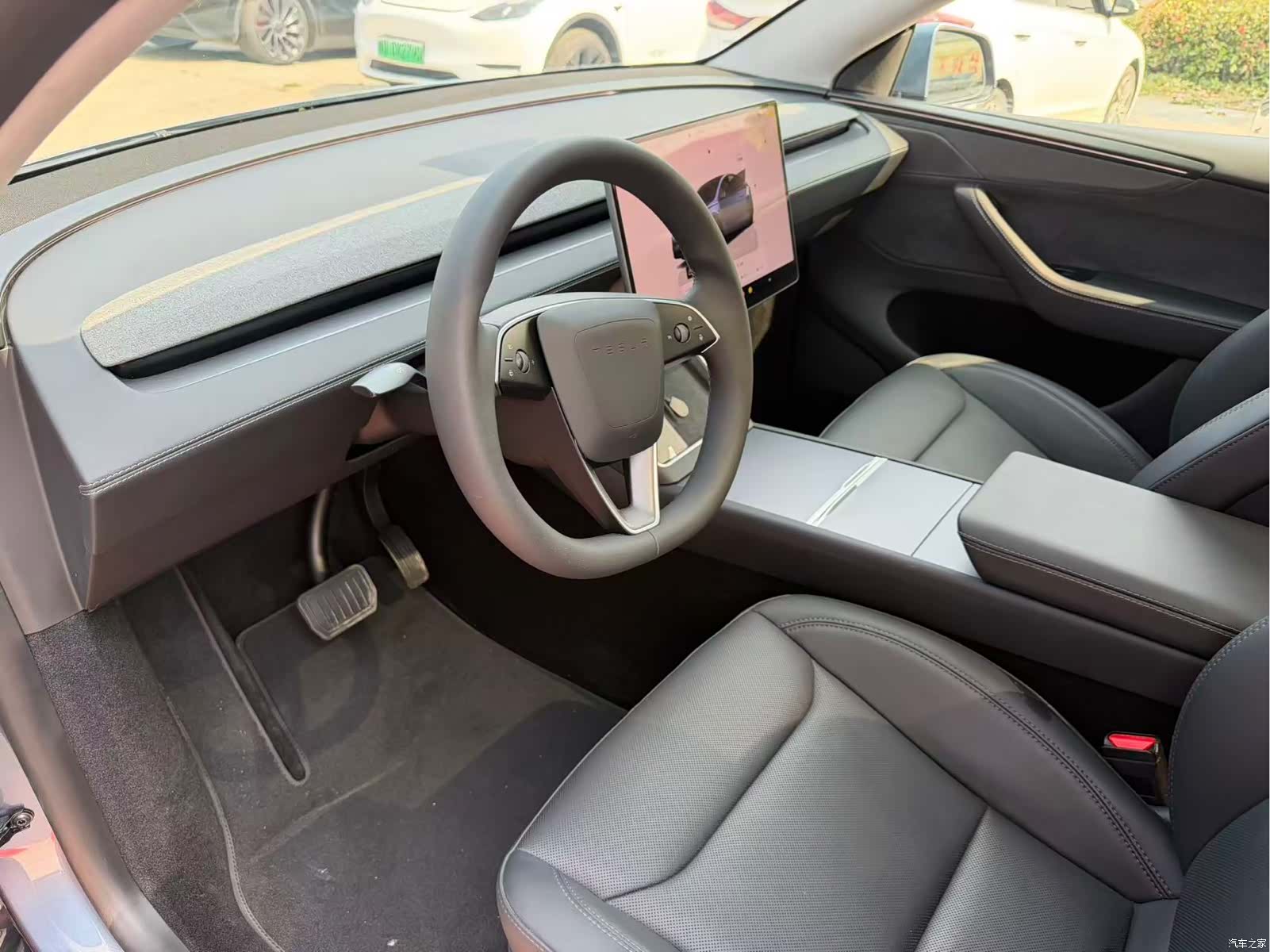 Tesla Model Y, 2025 6