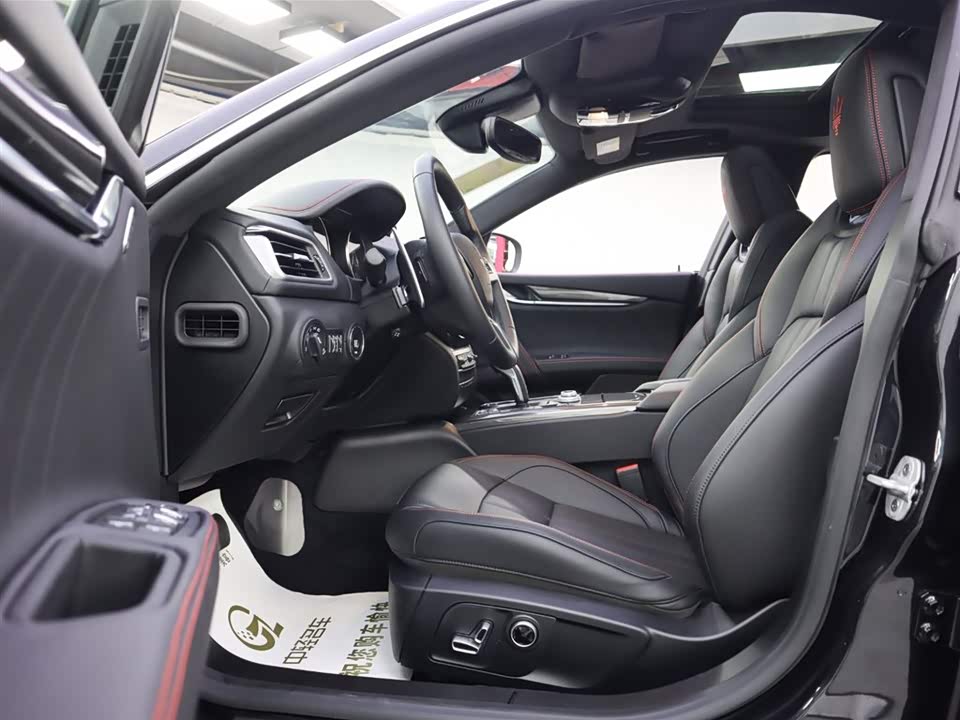 Maserati Ghibli Maserati Ghibli