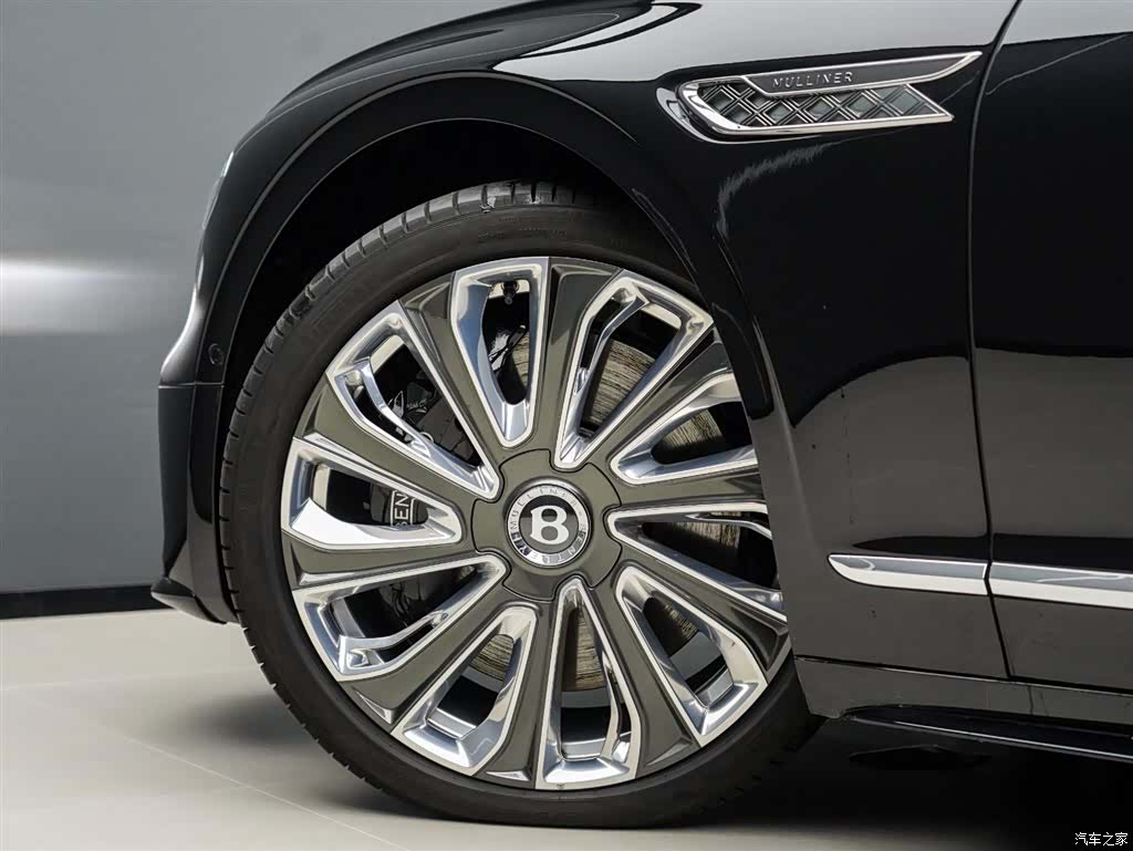 Bentley Flying Spur, 2026 6