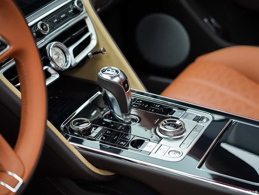 Bentley Flying Spur, 2026 8