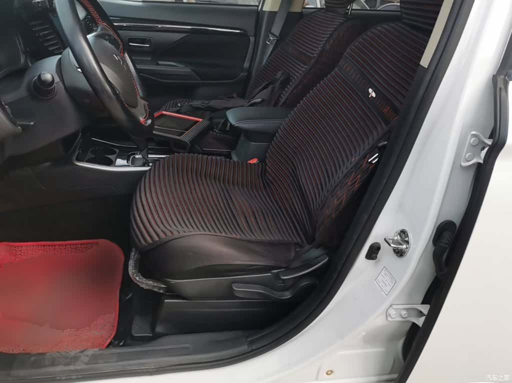 Mitsubishi Outlander, 2022 15