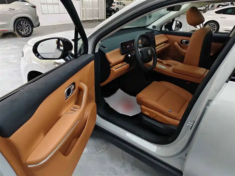 Leapmotor C10