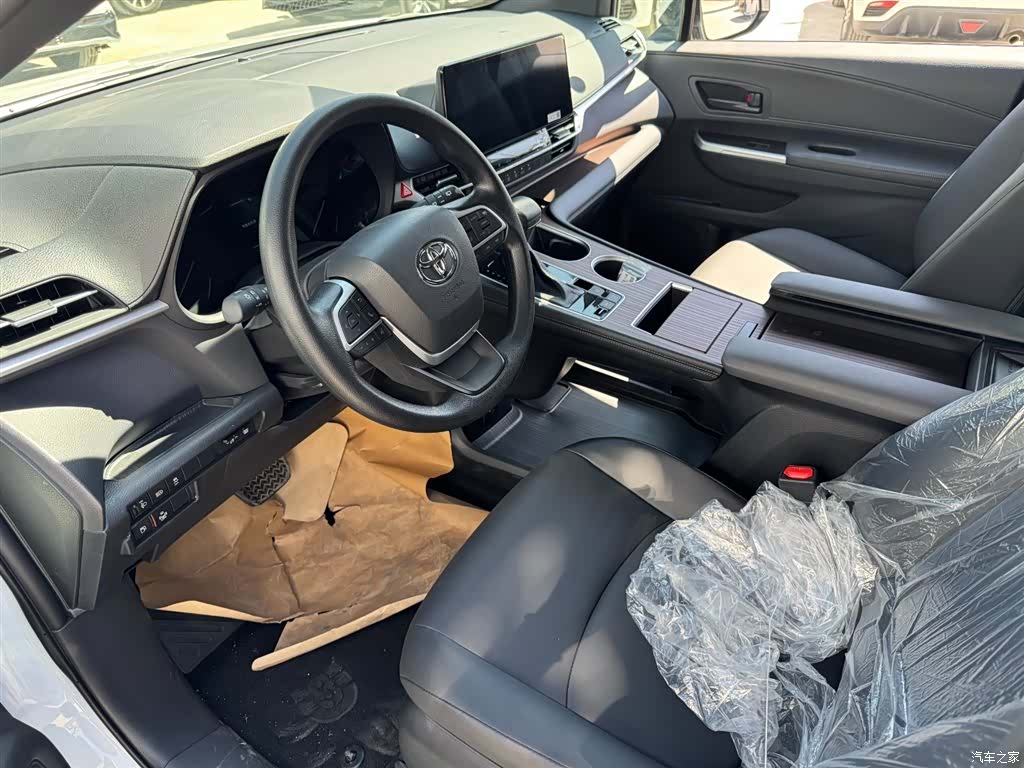 Toyota Granvia, 2026 7