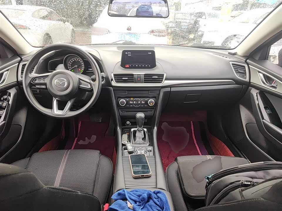 Mazda 3 Angkesaila