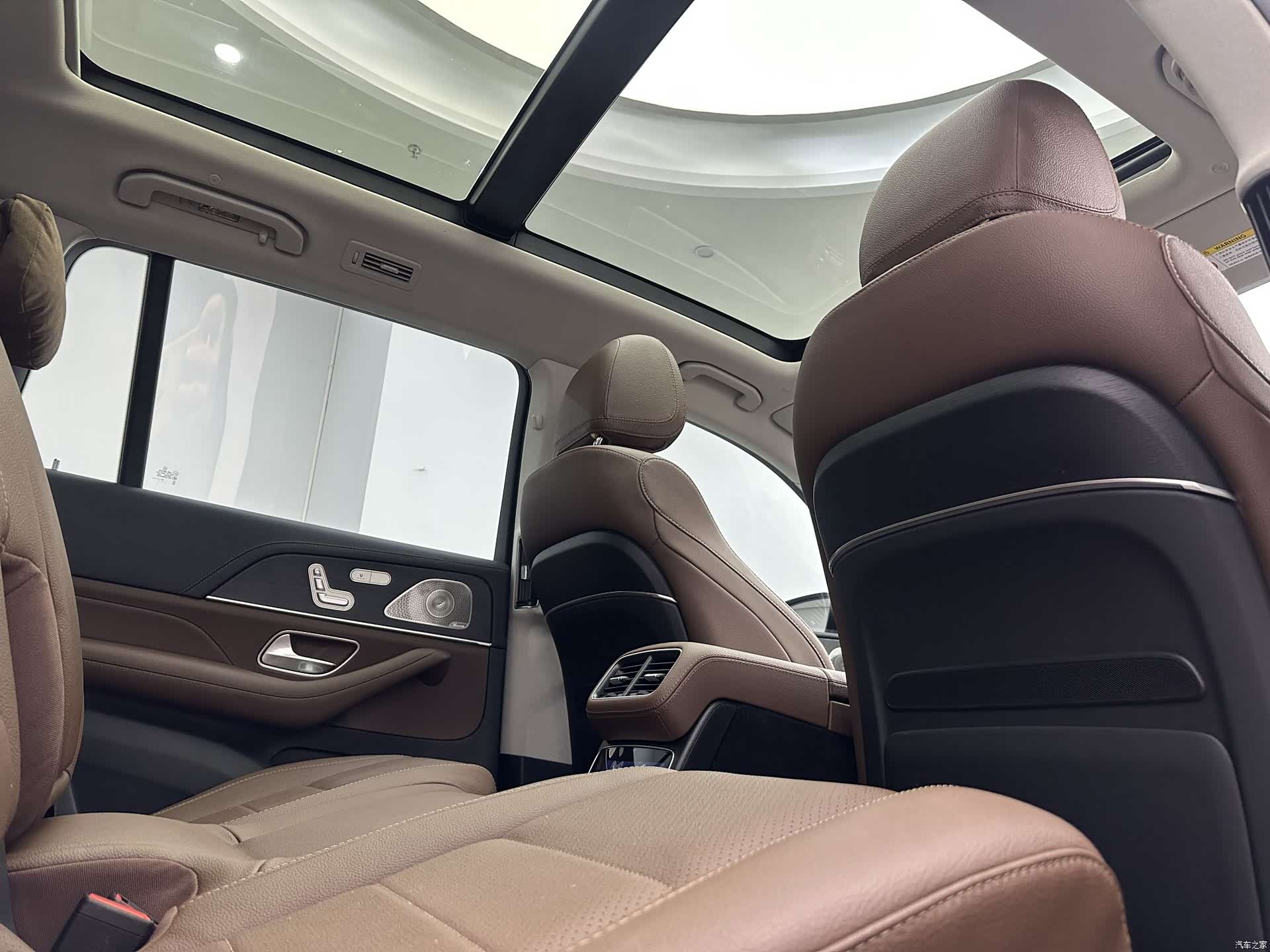 Mercedes-Benz GLS, 2024 15