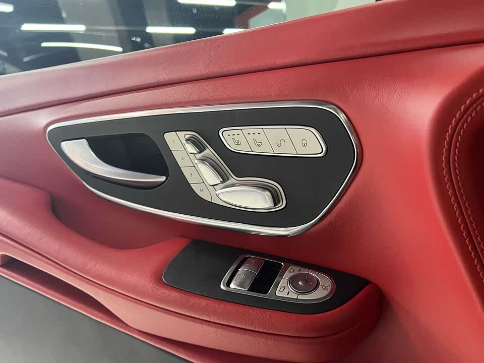 Mercedes-Benz V-class