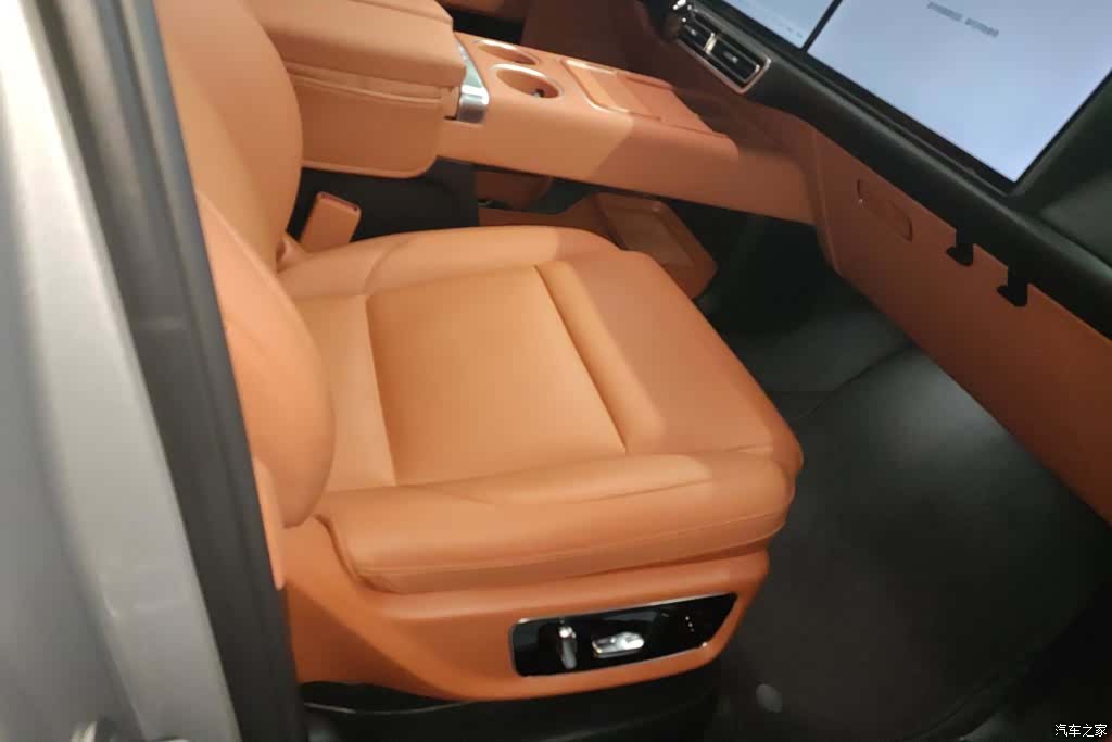 Li Auto L8, 2023 8