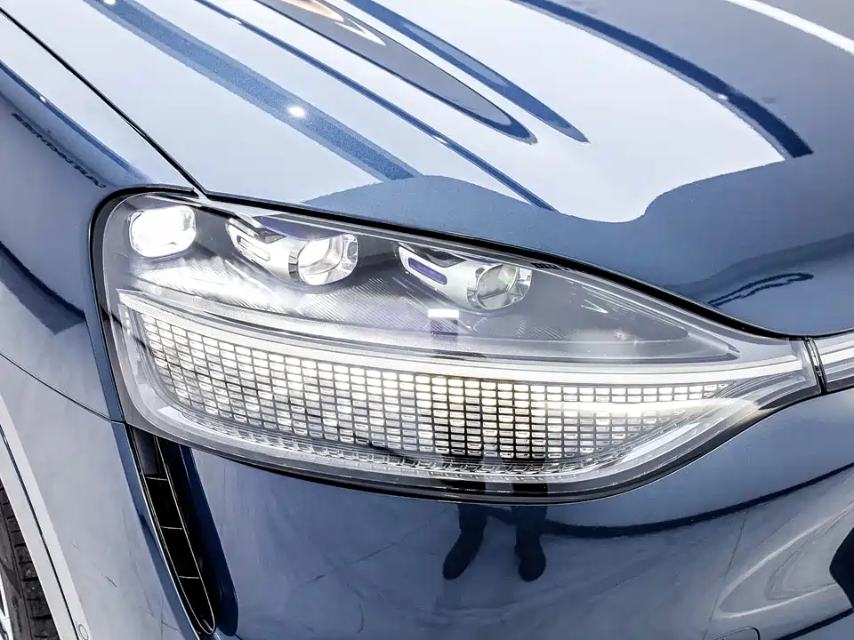 AITO Ask the world M9