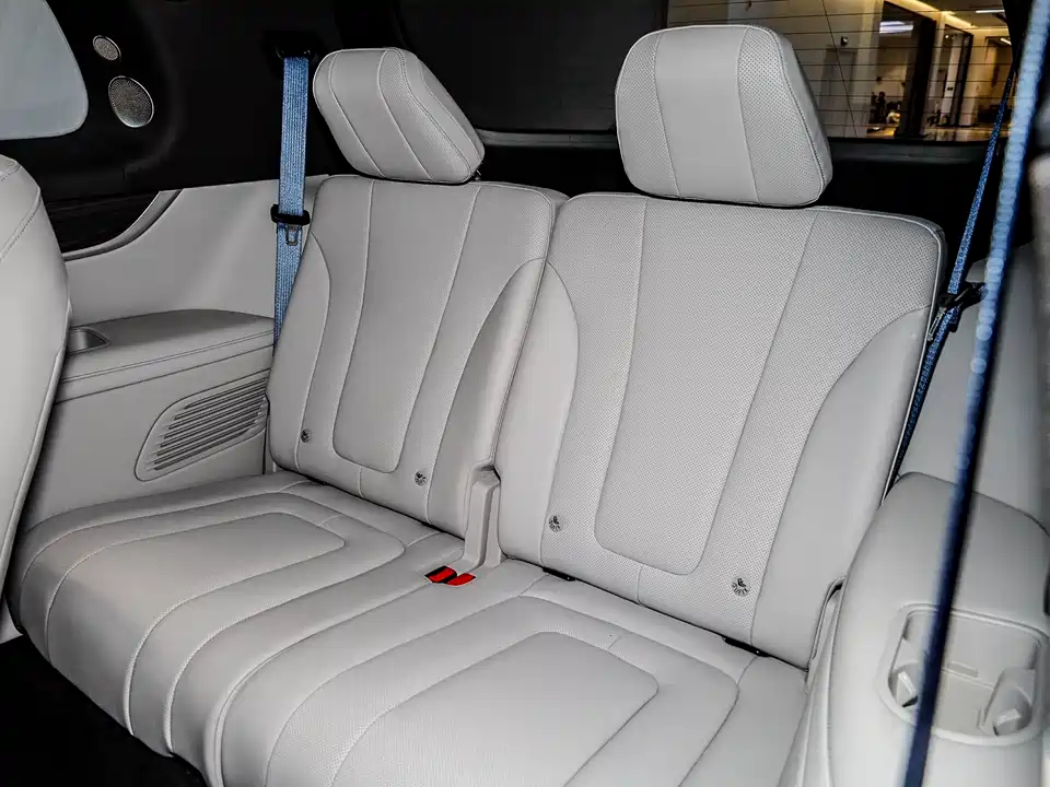 AITO Ask the world M9