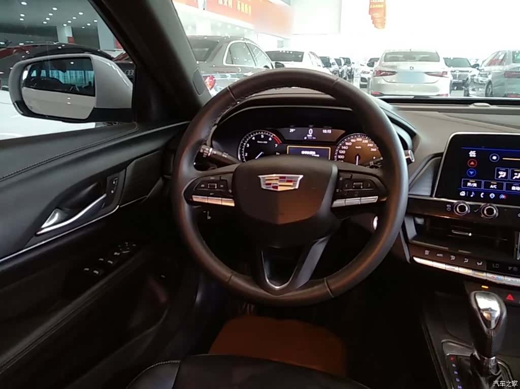 Cadillac CT4, 2023 11