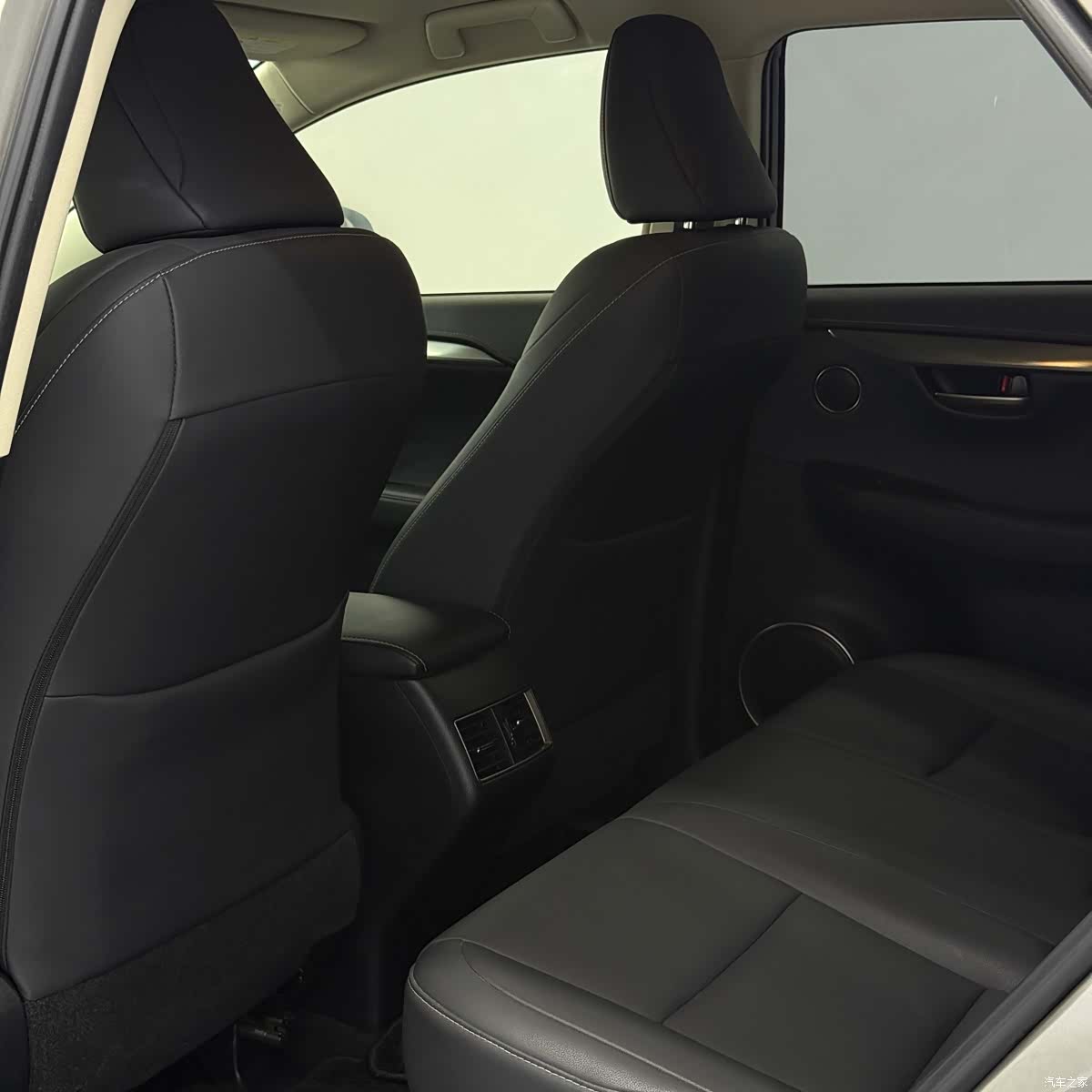 Lexus NX, 2021 15