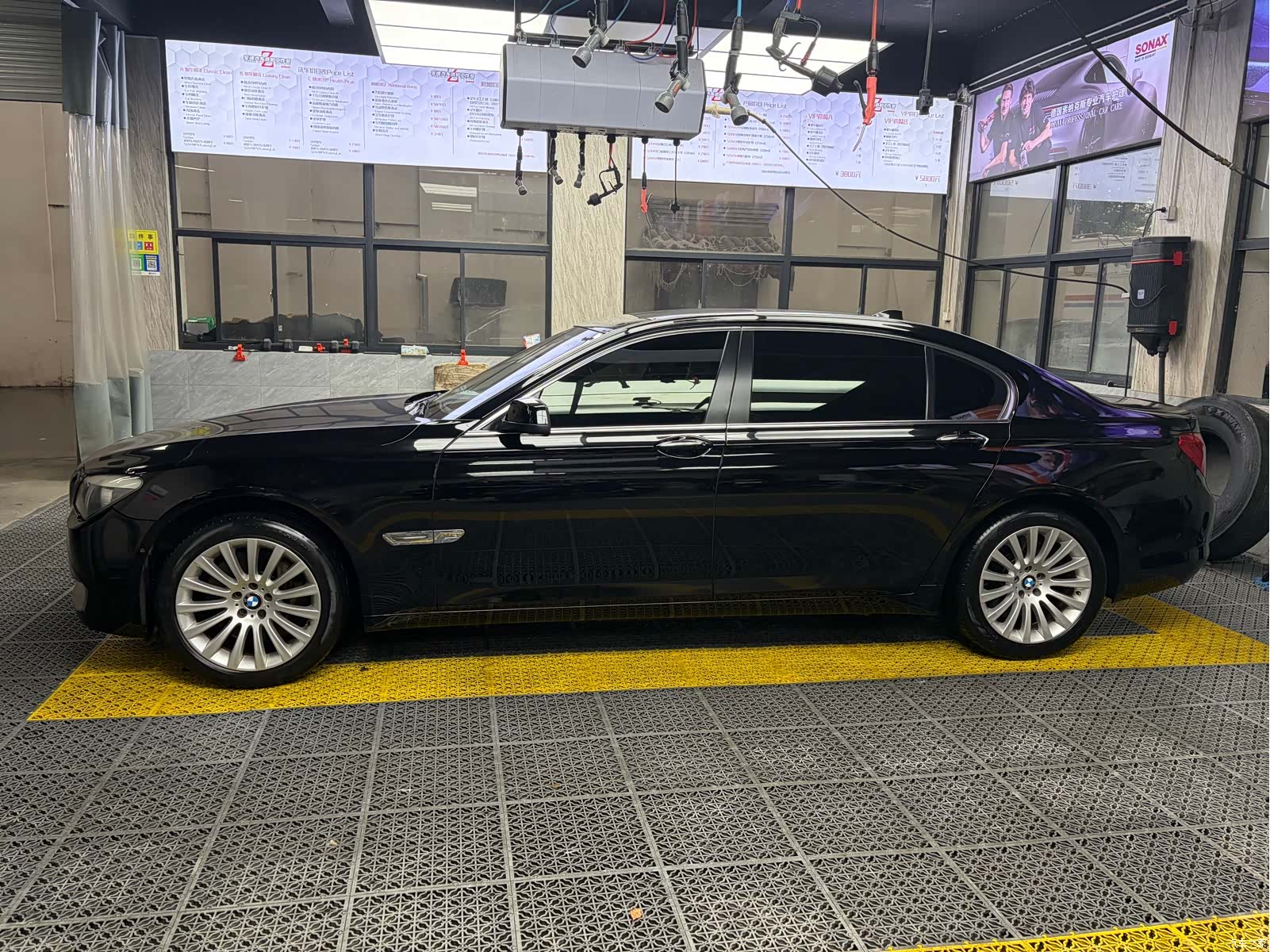 BMW 7 Series, 2011 2