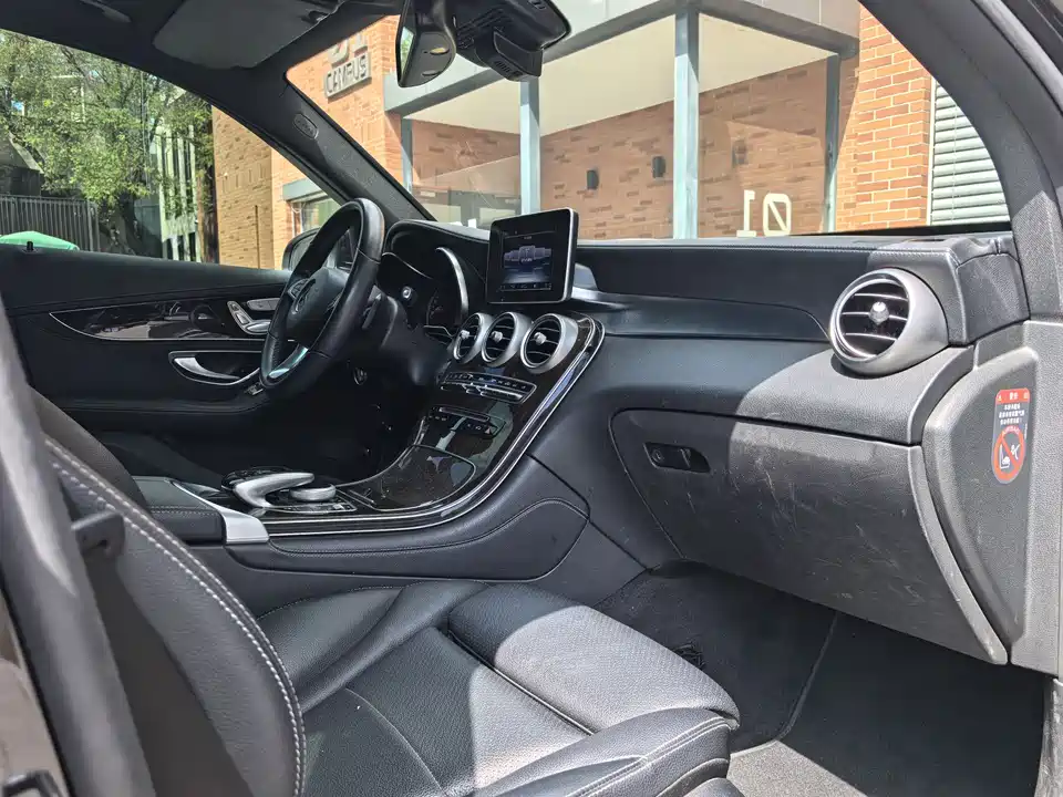 Mercedes-Benz GLC Mercedes-Benz GLC