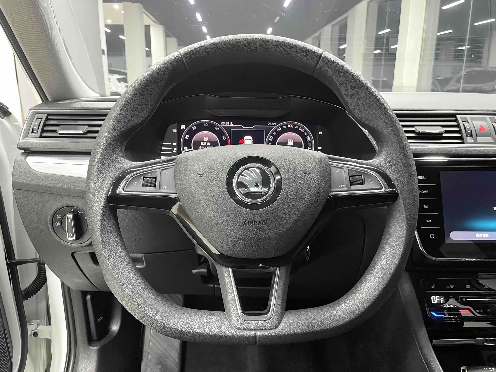 Skoda Superb, 2022 8