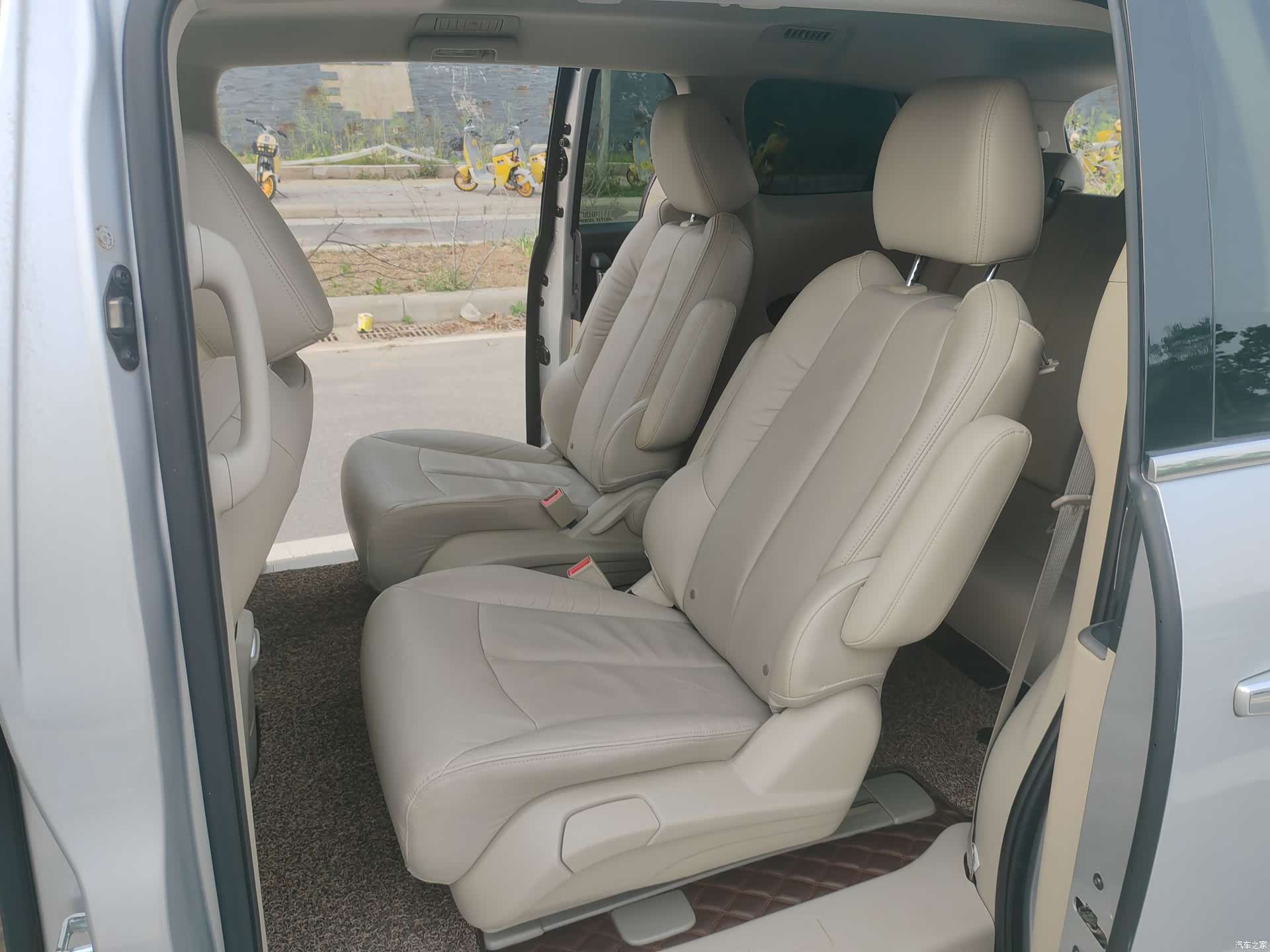 Buick GL8, 2019 12
