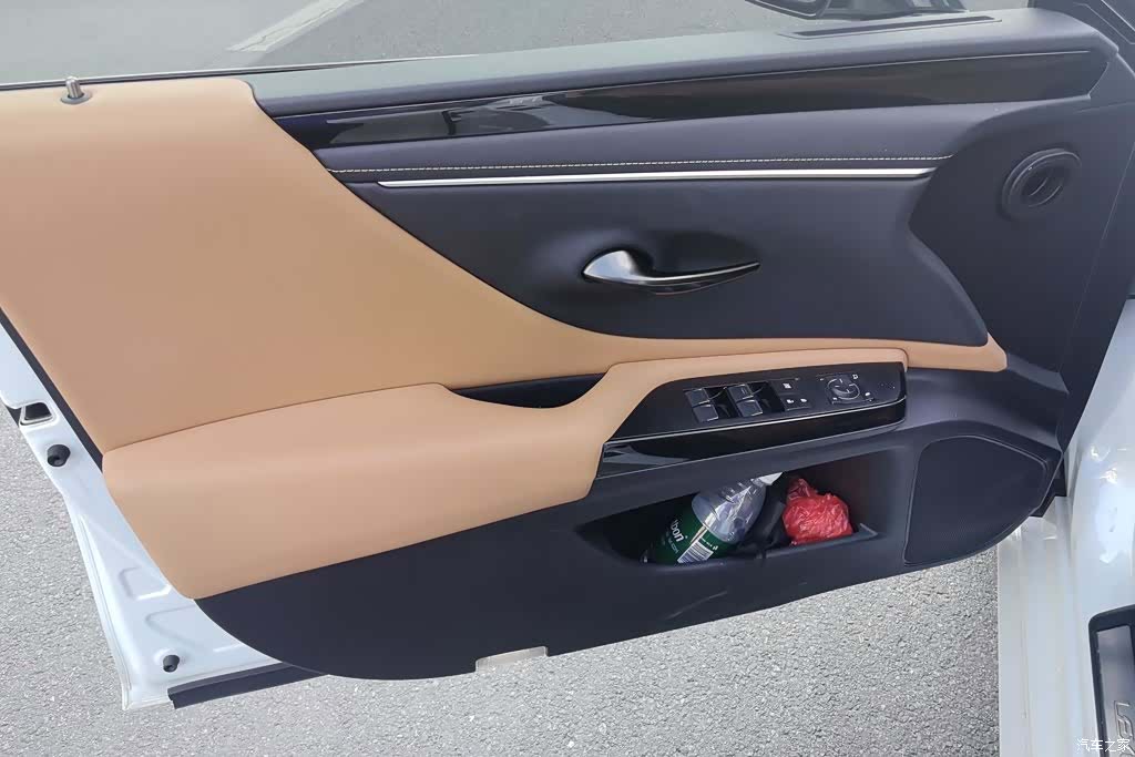 Lexus ES, 2023 7