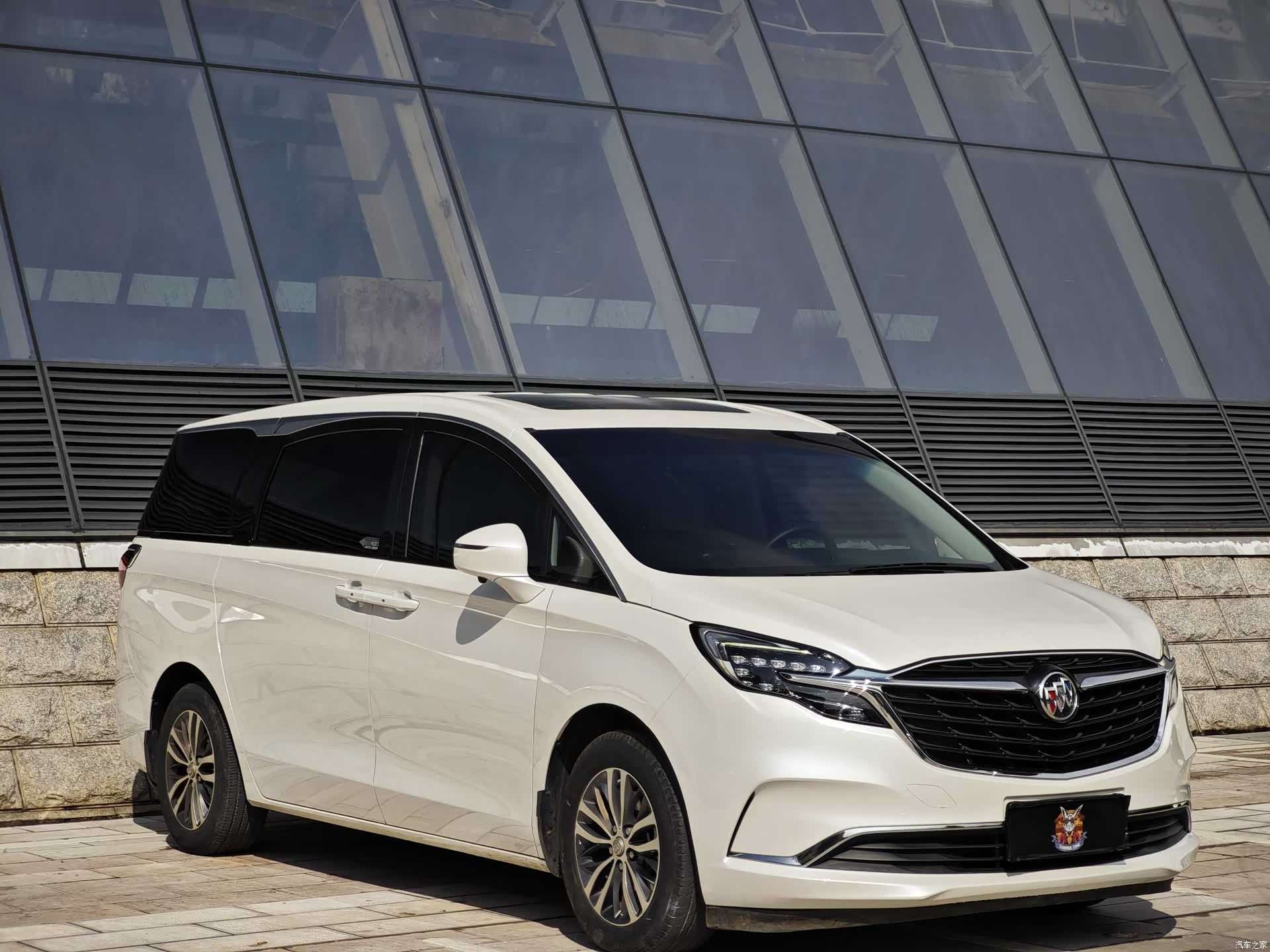 Buick GL8, 2022 3