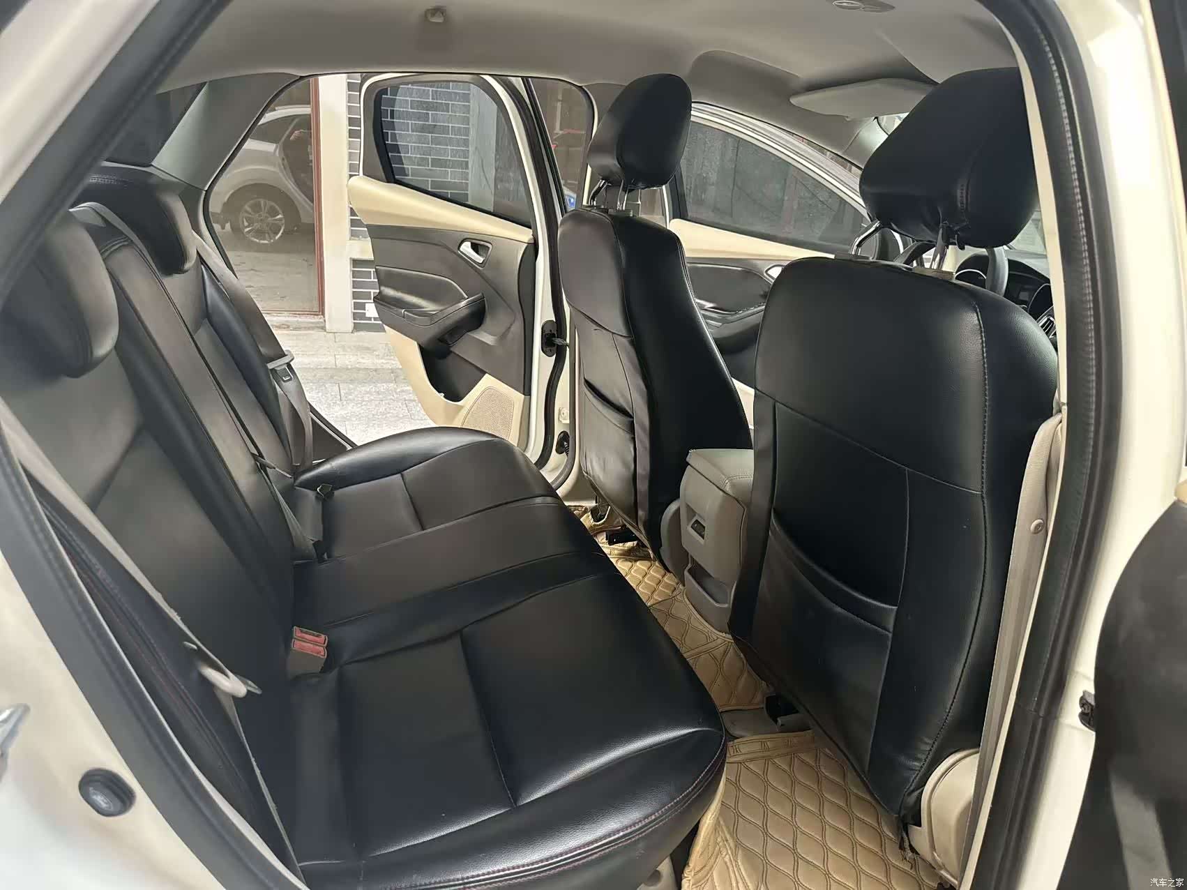 Ford Focus, 2017 11