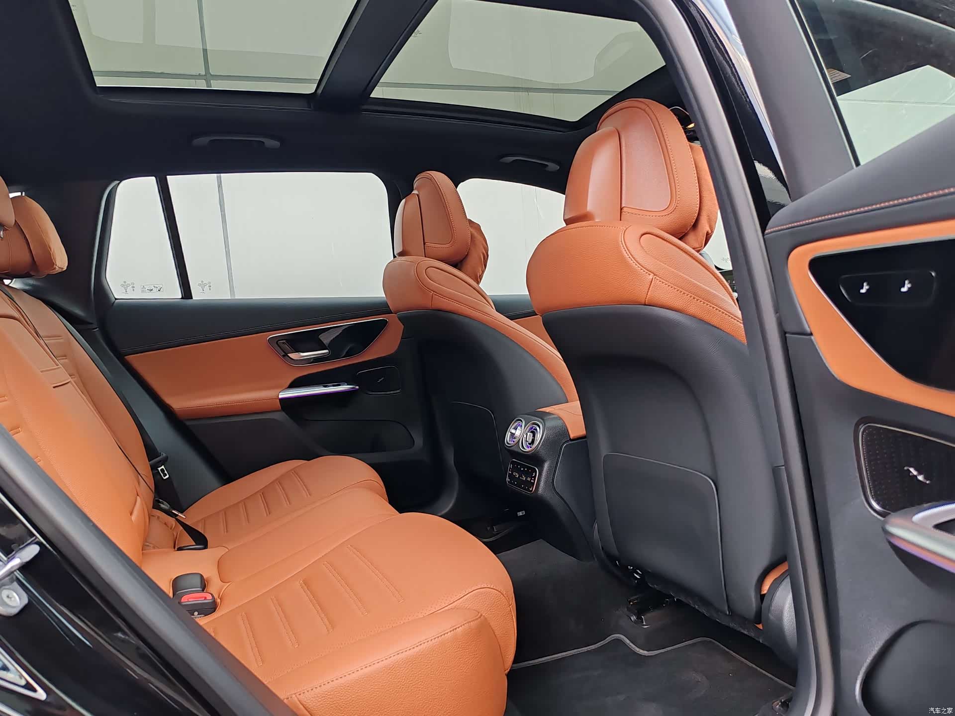 Mercedes-Benz GLC, 2024 11