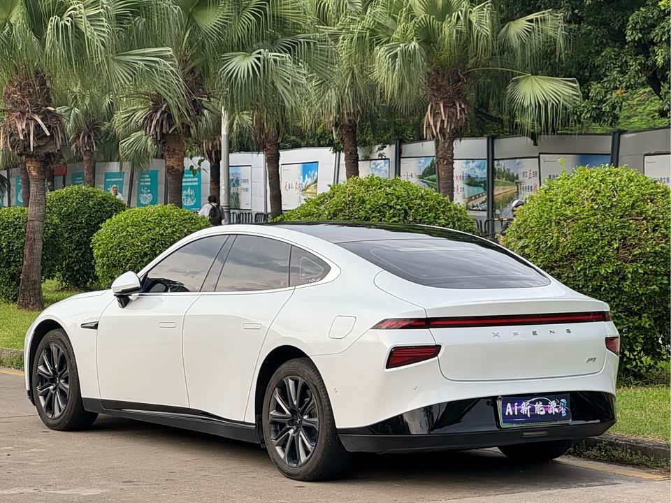 XPENG P7