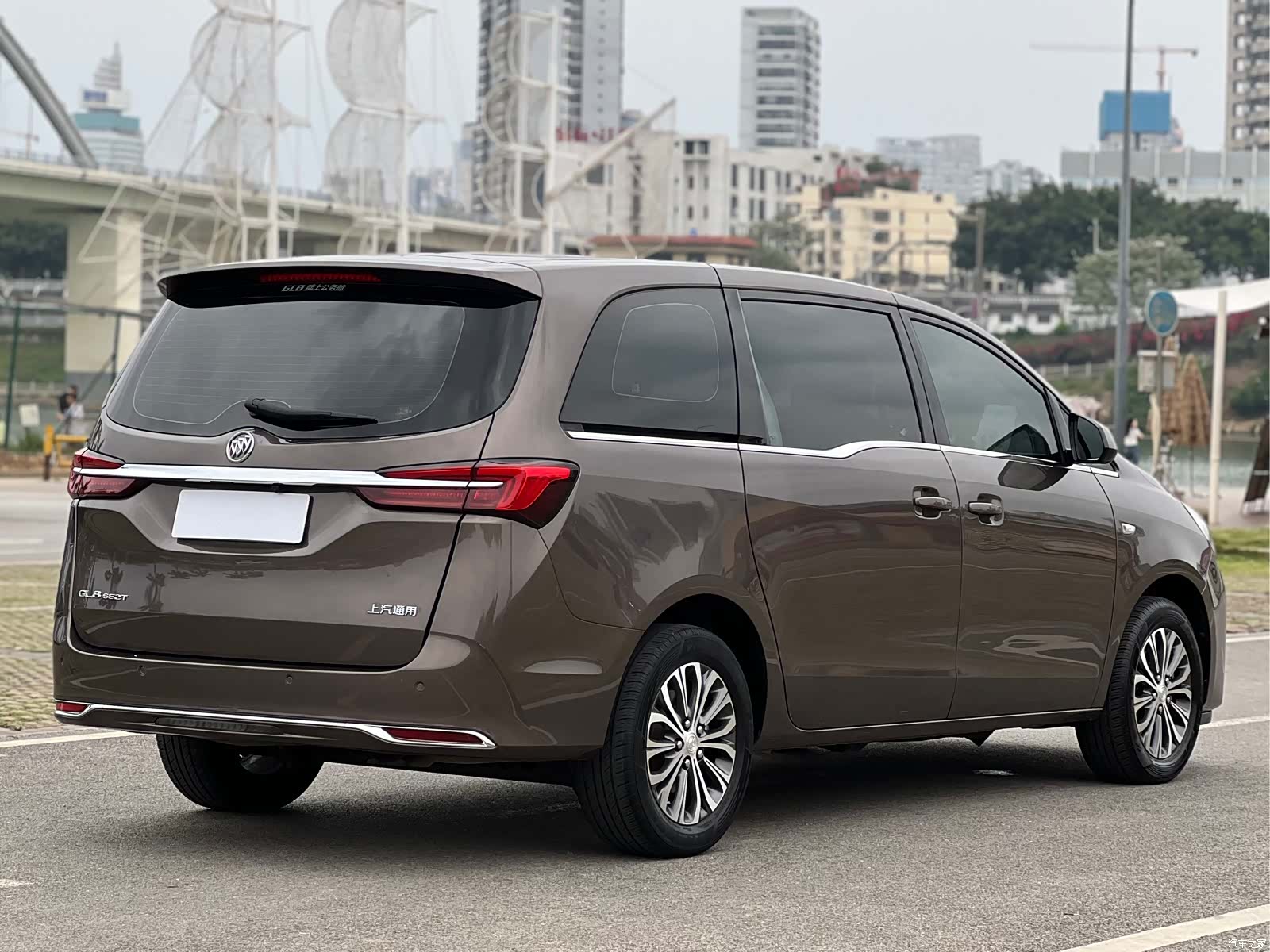 Buick GL8, 2022 7