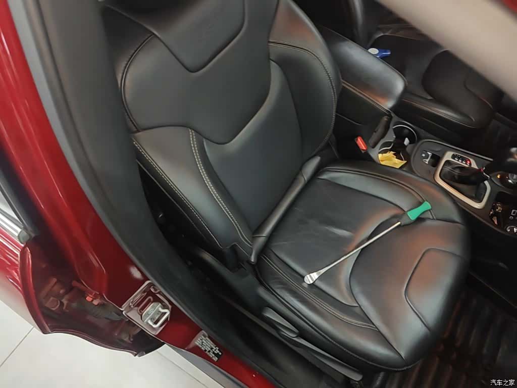 Jeep Cherokee, 2015 25