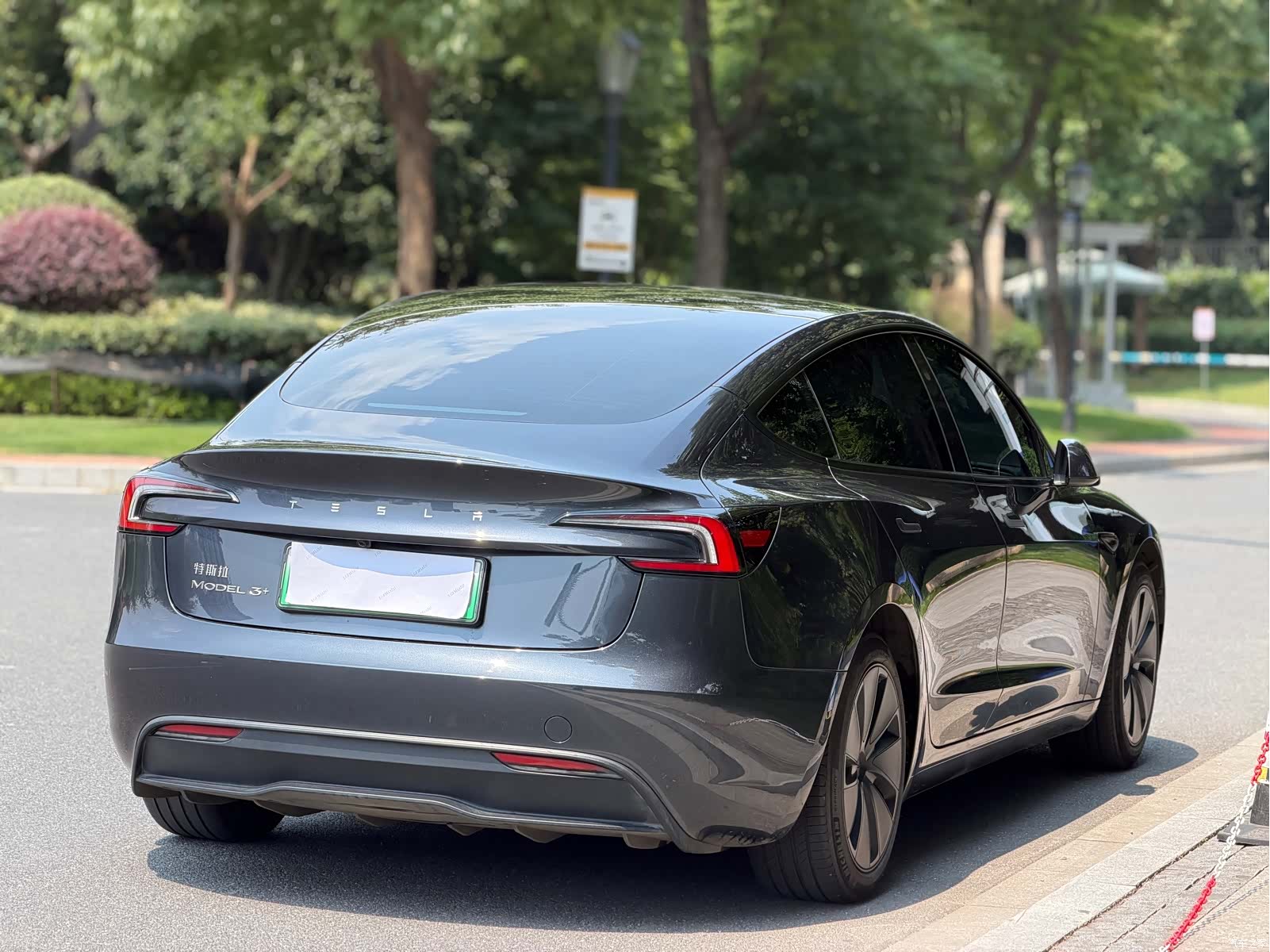 Tesla Model 3, 2024 12