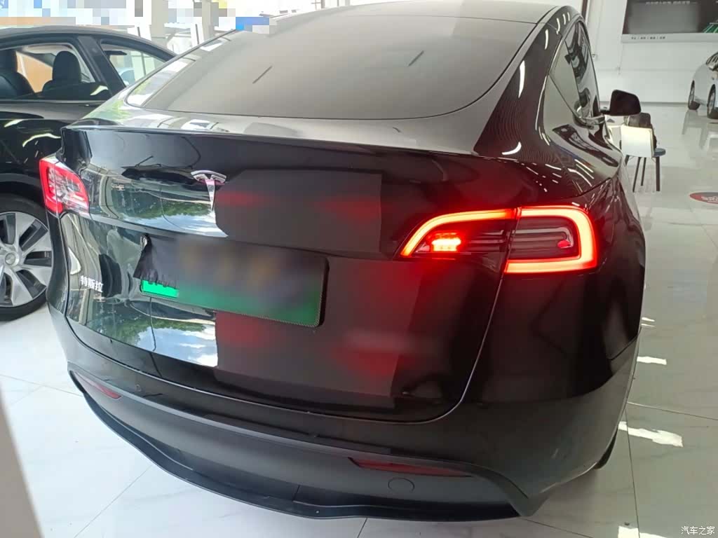 Tesla Model Y, 2023 6