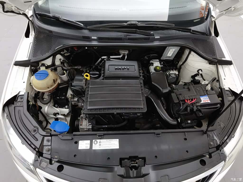Skoda Rapid, 2014 6