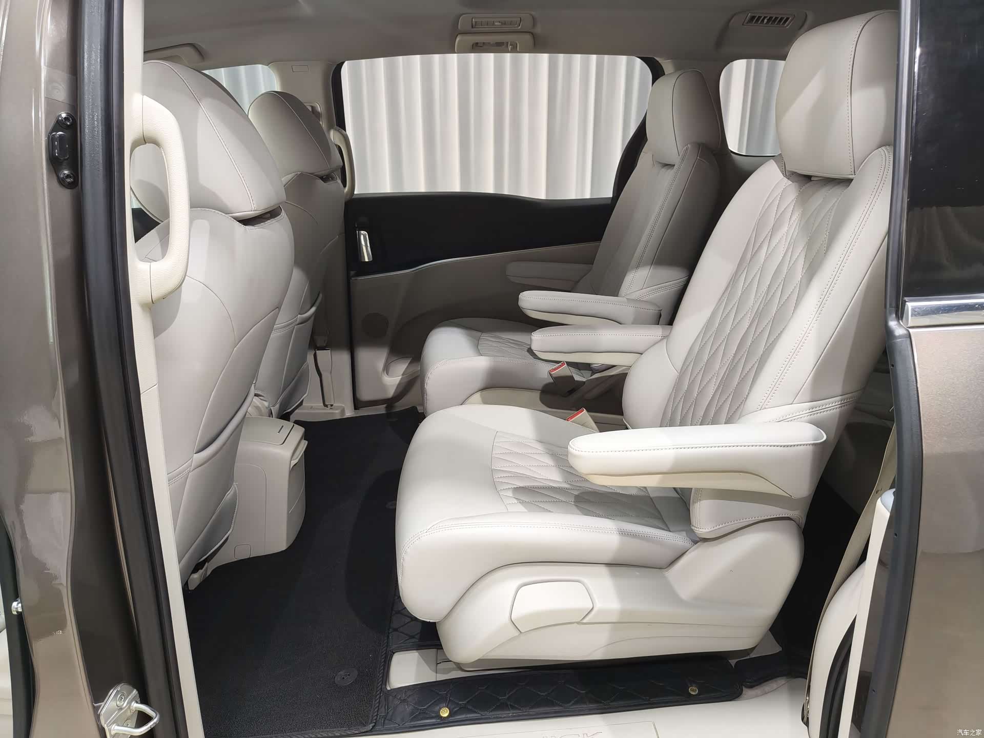 Buick GL8, 2022 9