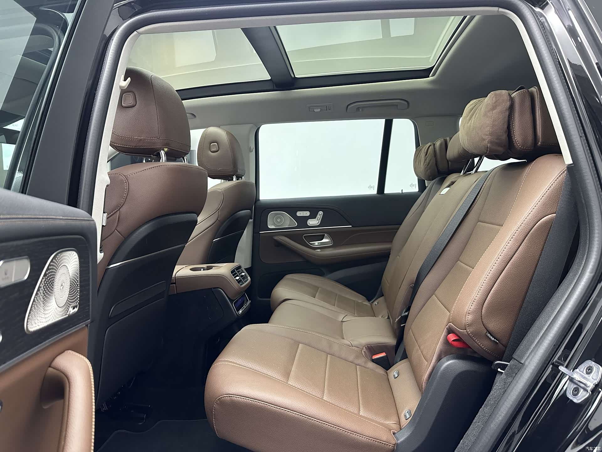 Mercedes-Benz GLS, 2024 11