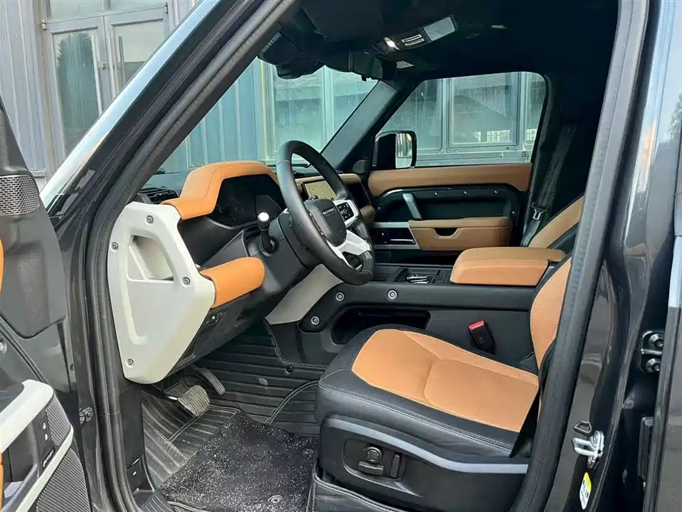 Land Rover guard