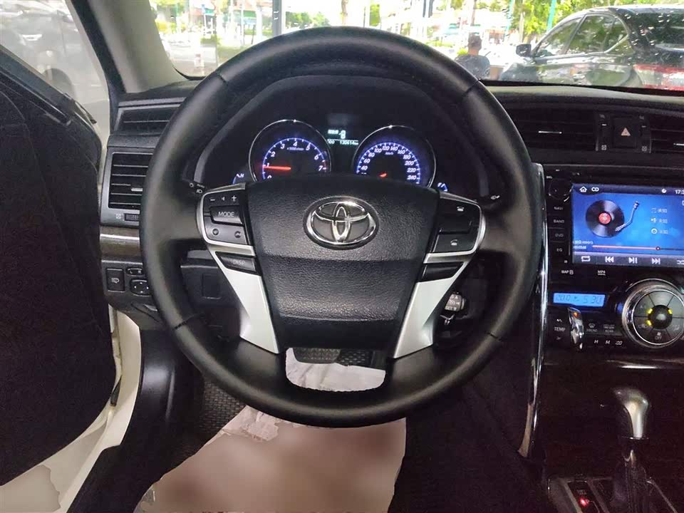 Toyota Reiz