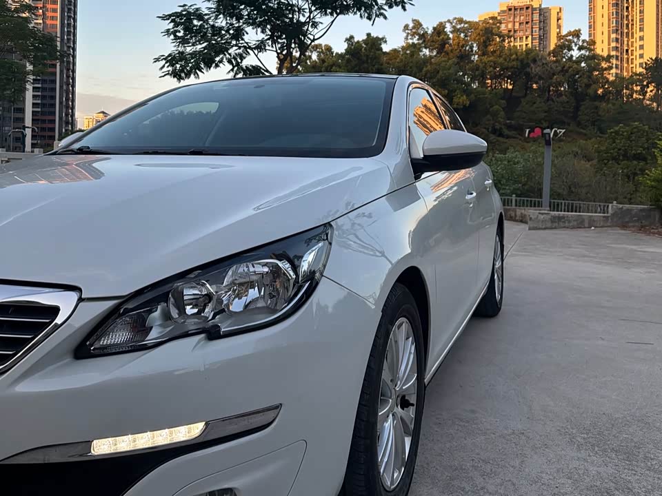 Peugeot 308S