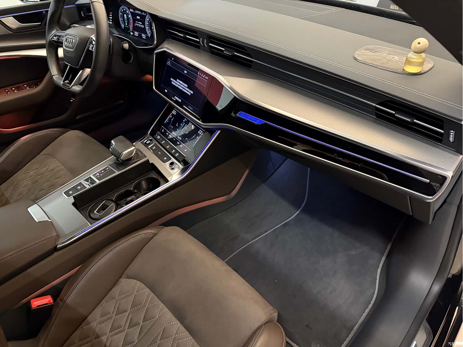 Audi A7L, 2023 11