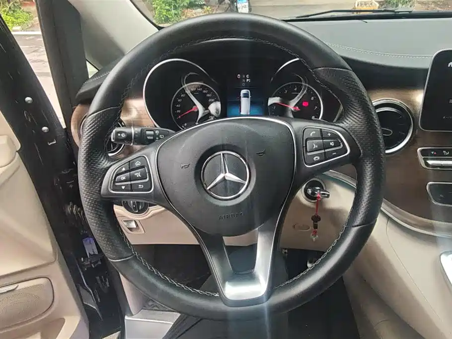 Mercedes-Benz V-class