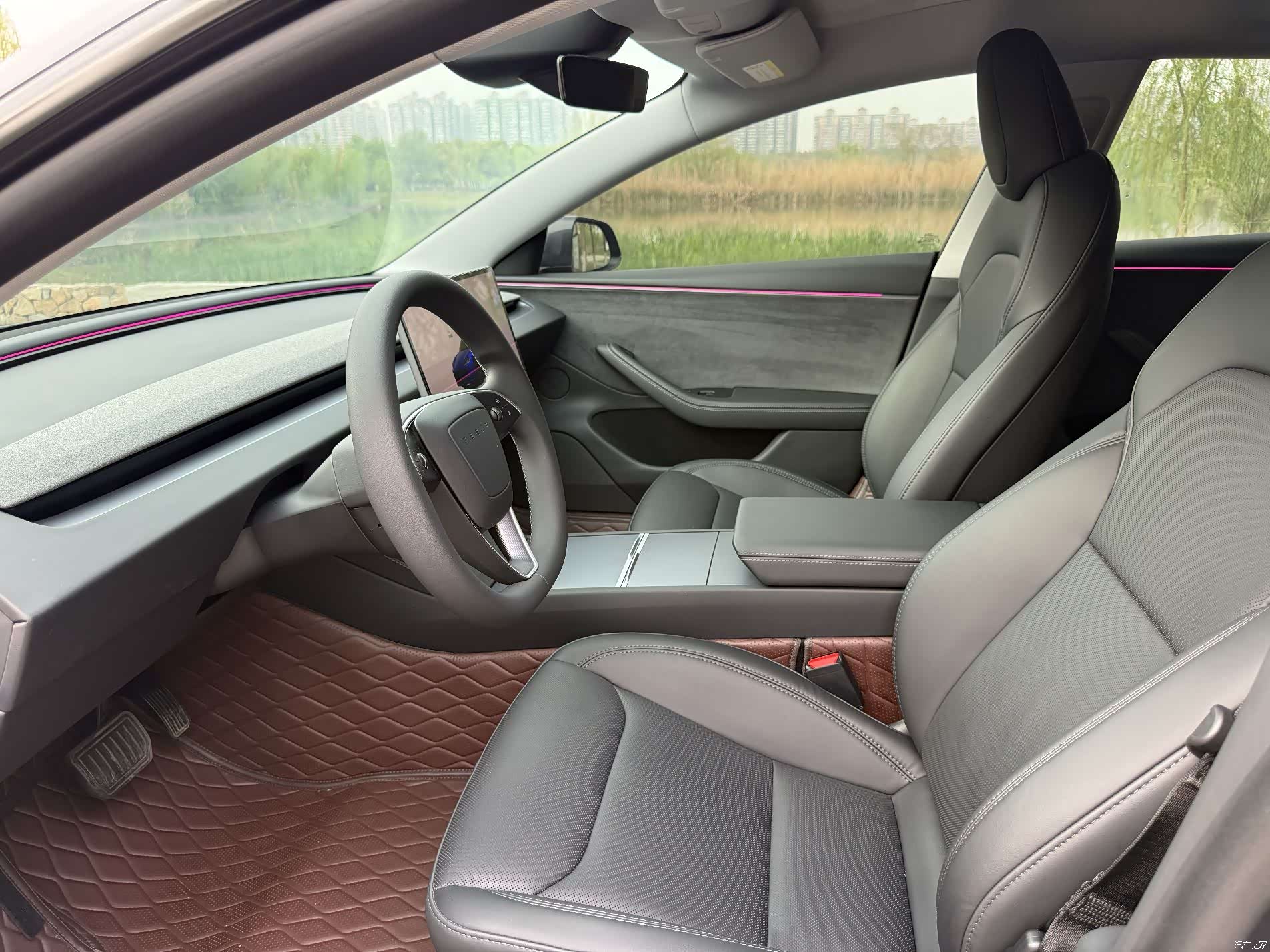 Tesla Model 3, 2025 6