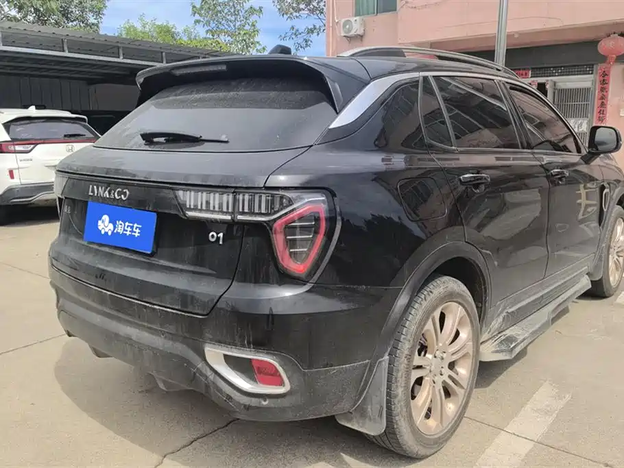 Lynk & Co 01