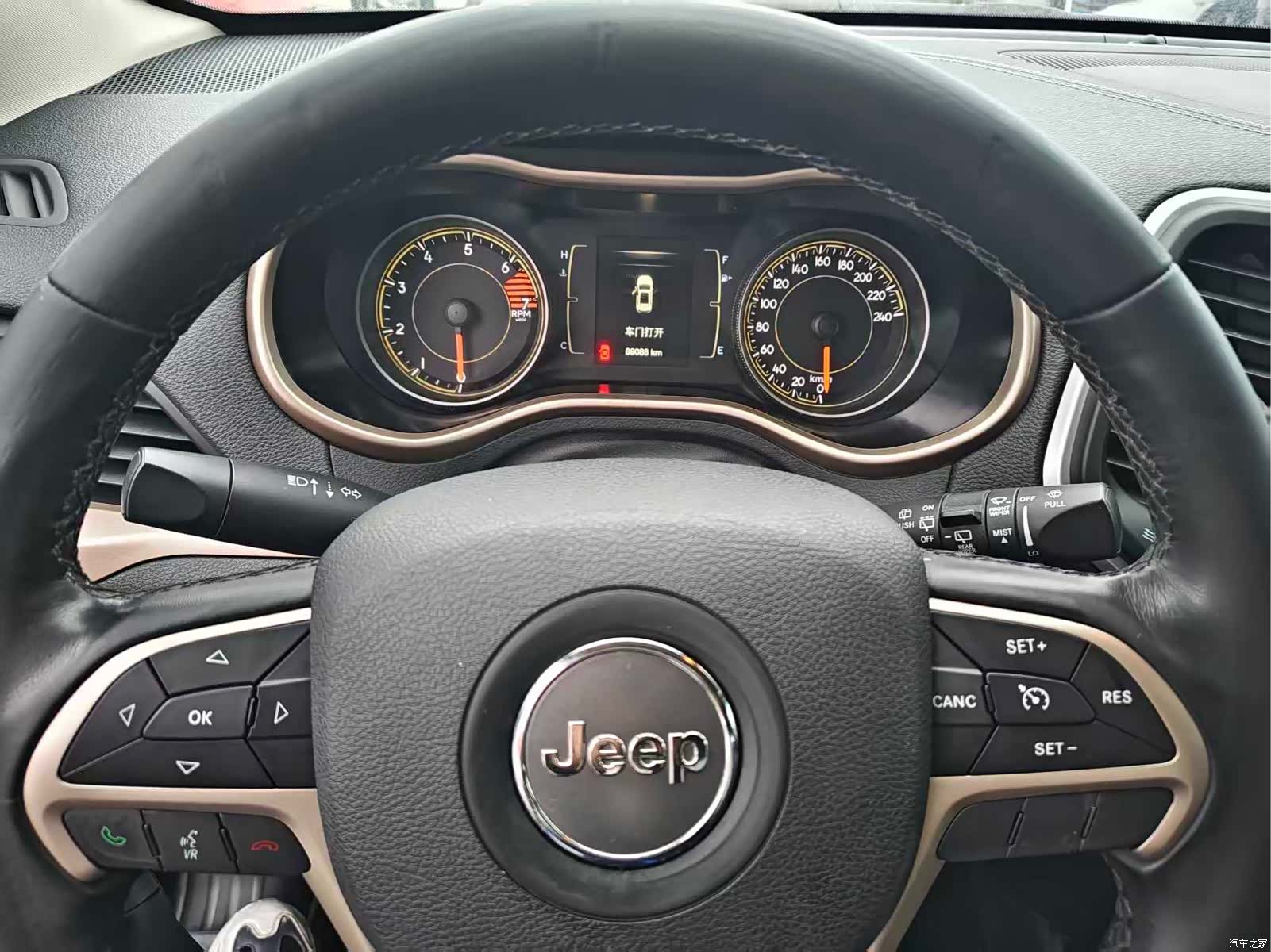 Jeep Cherokee, 2016 12