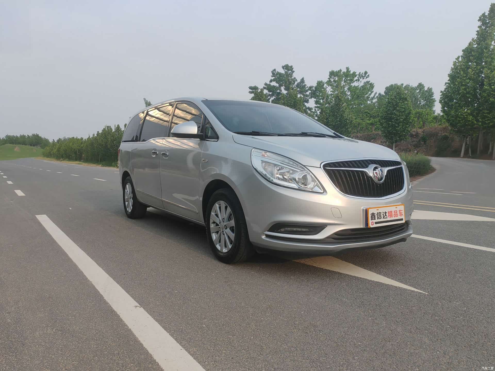 Buick GL8, 2019 3