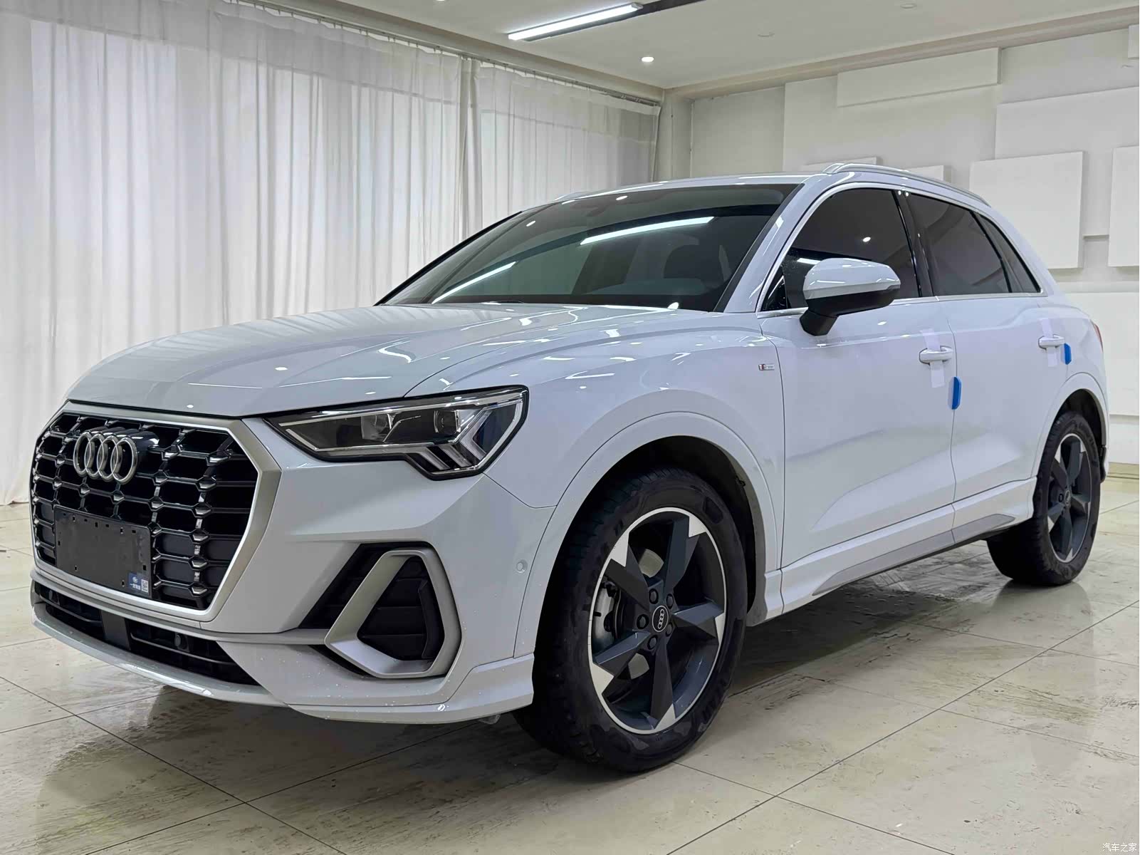 Audi Q3, 2021 1