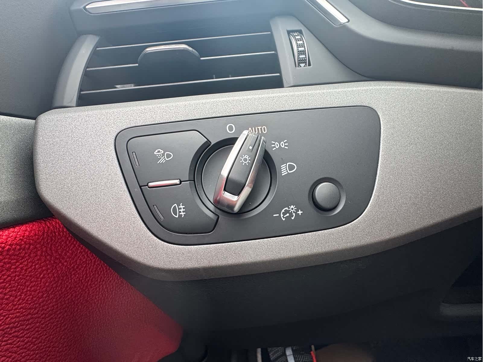 Audi A4L, 2019 32
