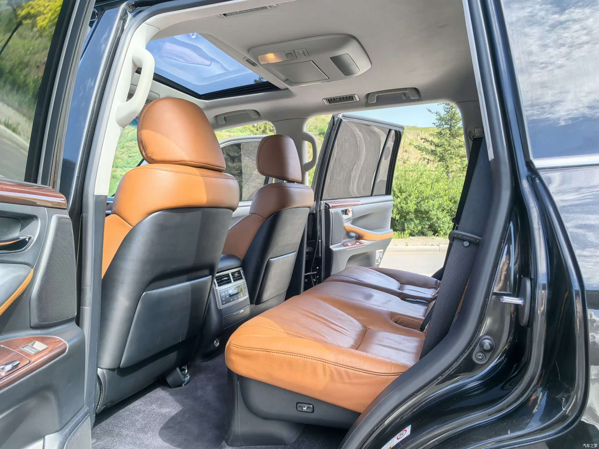 Lexus LX, 2012 12