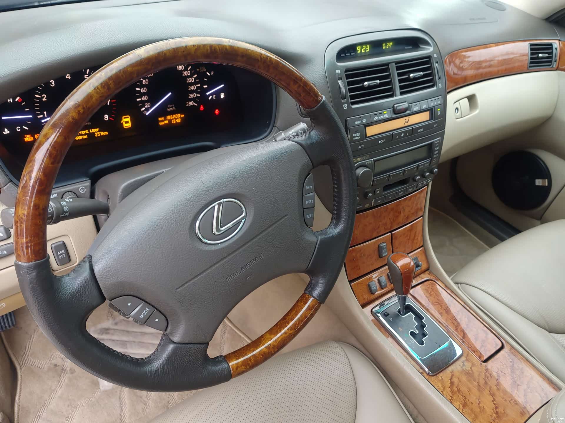 Lexus LS, 2005 13