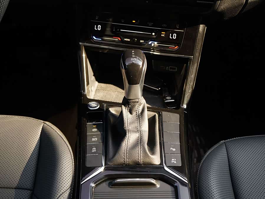 Volkswagen Passat 2025, фото 18